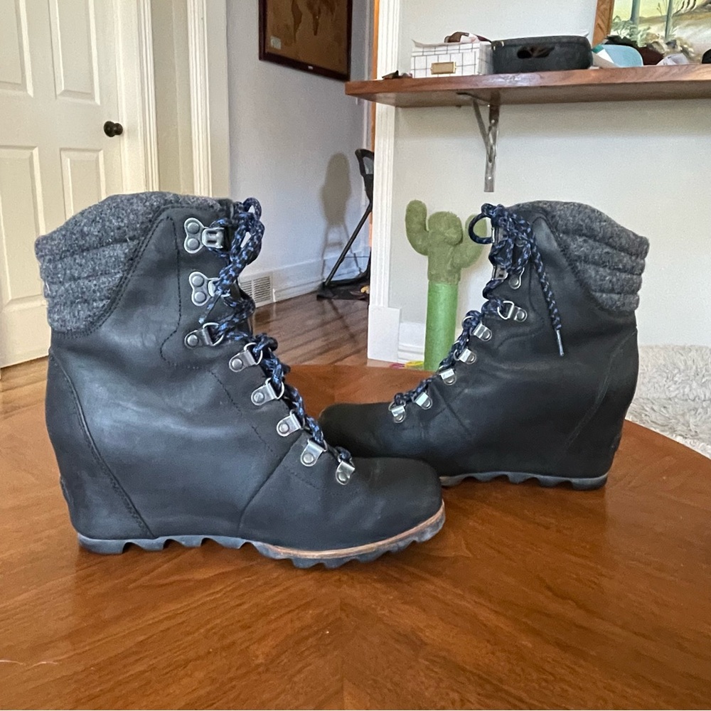 Sorel Conquest Wedge Boots - Picture 3 of 10